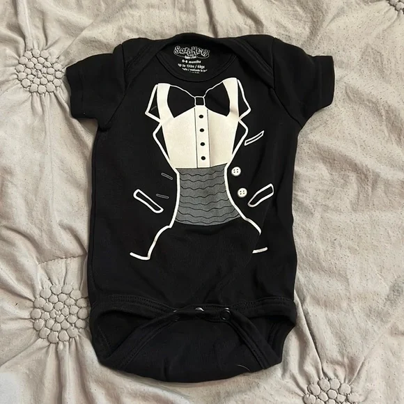 Sara kety tux onesie 0-3 mo - Picture 1 of 2